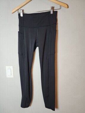 Size Small Tall Athleta Ultimate Stash II 7/8 Tight Black Leggings